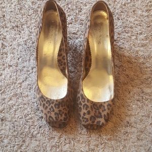 Taryn Rose Suede Pumps